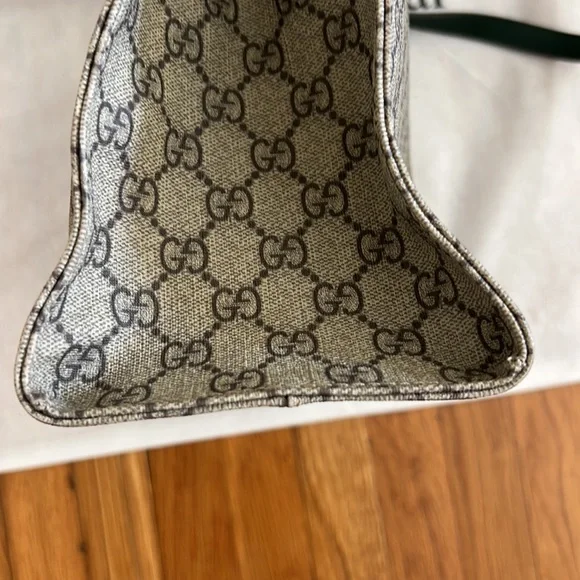 Gucci GG Supreme Messenger Tote Bag - Picture 4 of 15